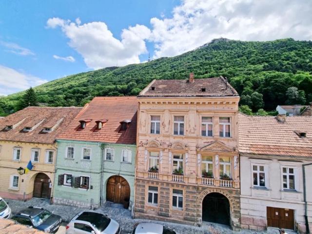 Rooftop Proprety With Large Terrace & Stunning Views - Braşov Eksteriør billede